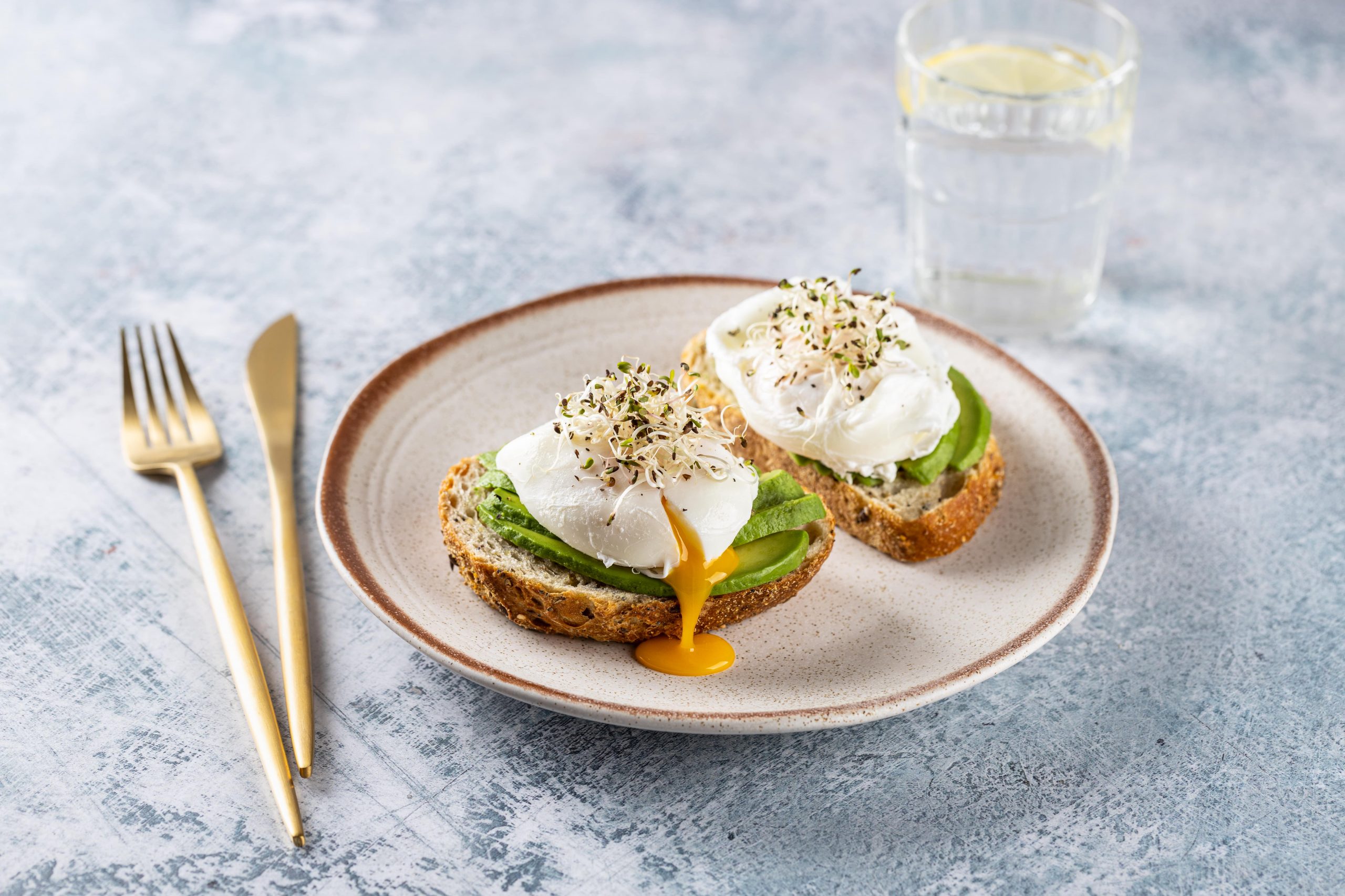 Poached Eggs & Avocado Cuisine de France